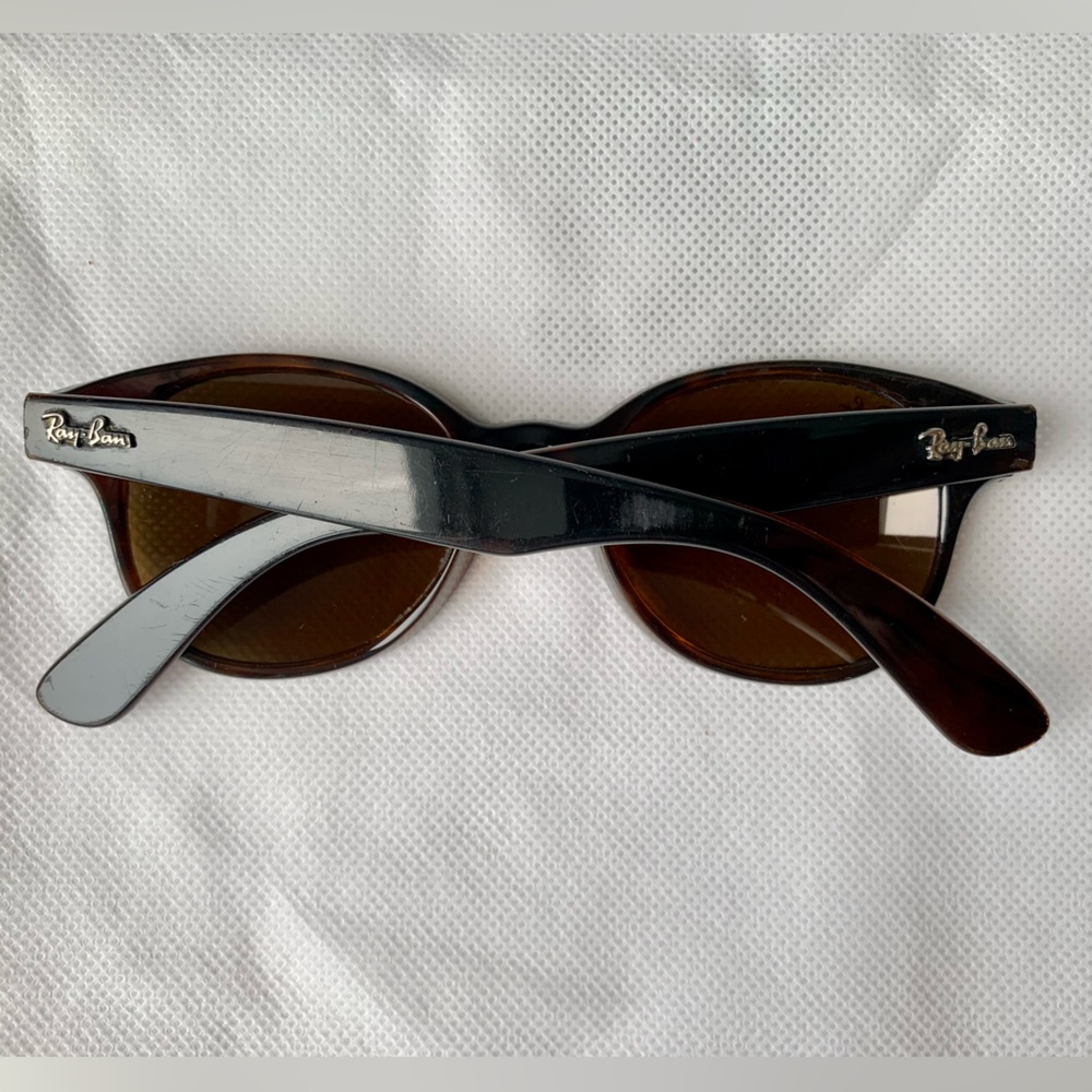 Scratched Ray-Ban Classic Wayfarer Rounded Brown Sunglasses - Picture 7 of 10